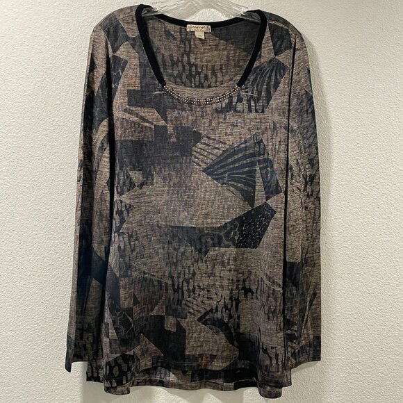 ENERGE WORLD WEAR Rhinestone Trim Top, Black/MultiPrint - XL - Picture 1 of 9
